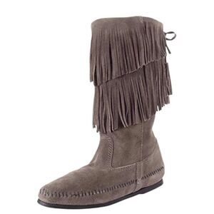Minnetonka Suede Calf Hi 2-Layer Fringe Boot, Grey Size 7